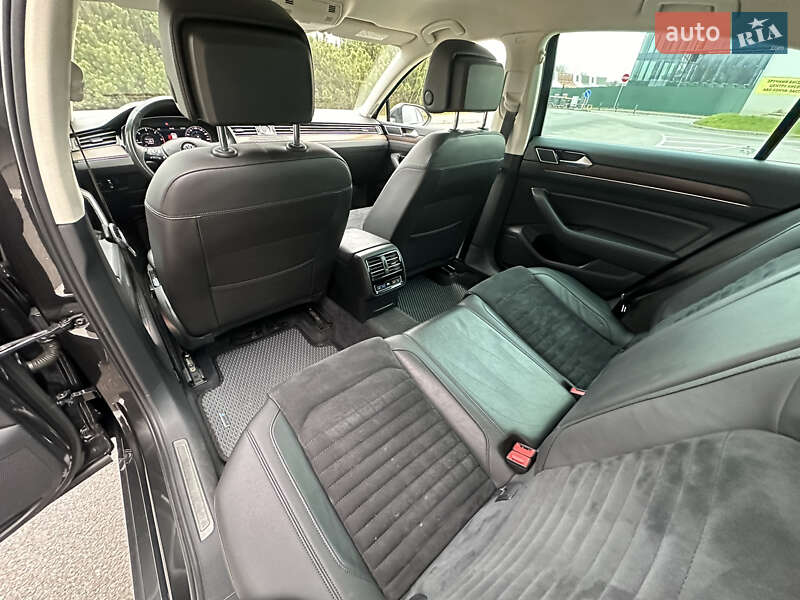 Седан Volkswagen Passat 2018 в Киеве