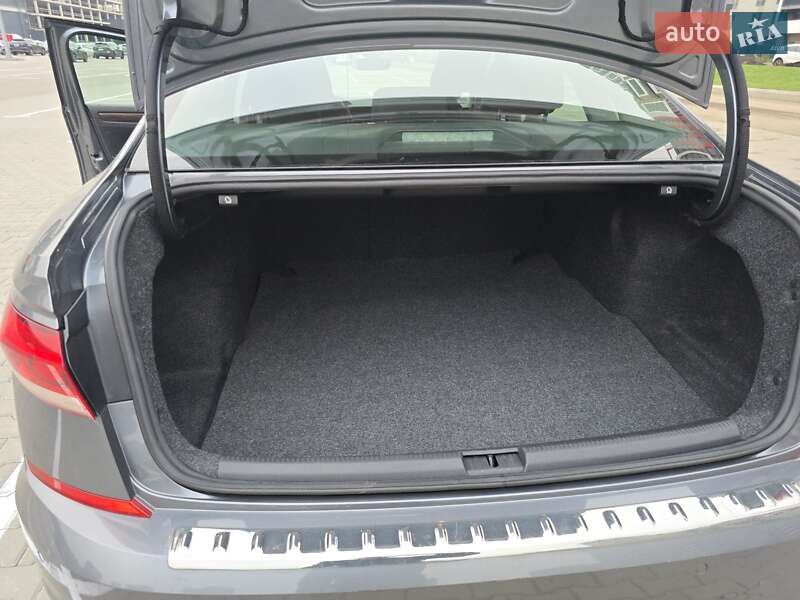 Седан Volkswagen Passat 2020 в Києві