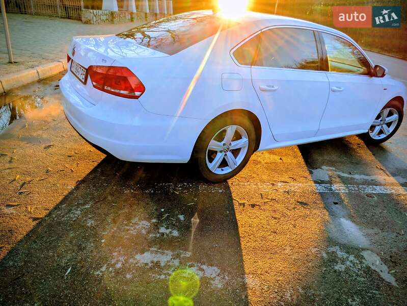 Седан Volkswagen Passat 2015 в Полтаве