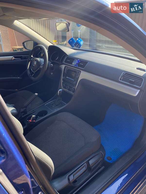 Седан Volkswagen Passat 2015 в Краснокутську