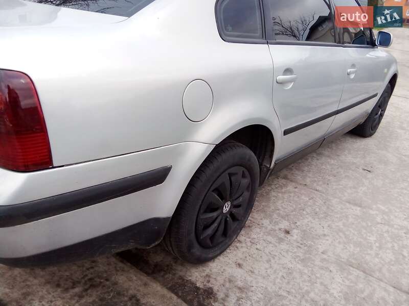 Седан Volkswagen Passat 1998 в Вараше