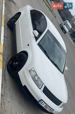 Седан Volkswagen Passat 1999 в Киеве