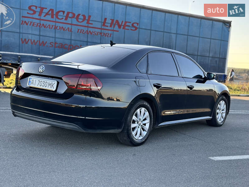 Седан Volkswagen Passat 2013 в Киеве