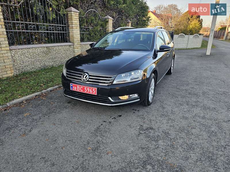 Універсал Volkswagen Passat 2011 в Луцьку