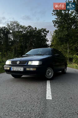 Седан Volkswagen Passat 1996 в Гайсине