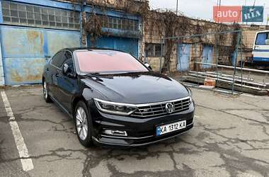 Седан Volkswagen Passat 2018 в Києві