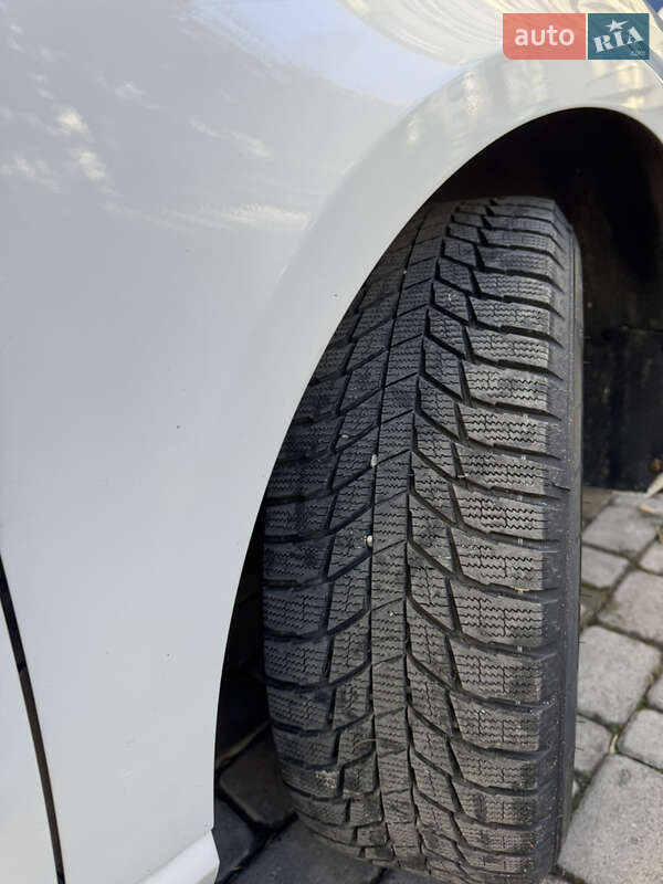 Универсал Volkswagen Passat 2013 в Ивано-Франковске