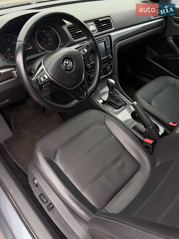 Седан Volkswagen Passat 2016 в Запорожье