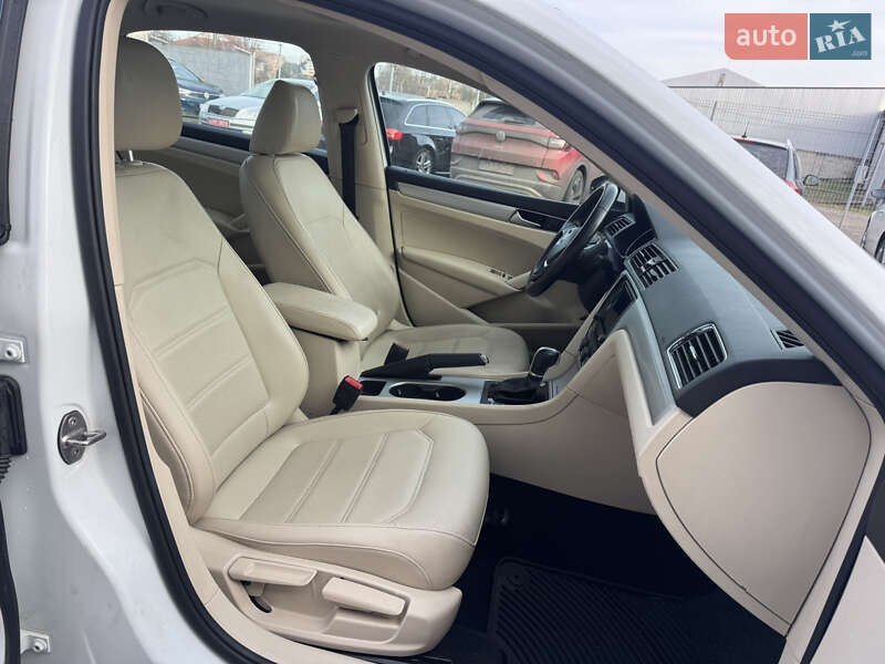 Седан Volkswagen Passat 2018 в Луцке фото 26 Седан Volkswagen Passat 2018 в Луцке