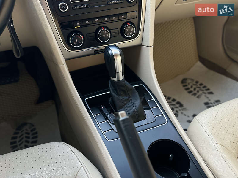 Седан Volkswagen Passat 2014 в Шептицькому фото 38 Седан Volkswagen Passat 2014 в Шептицькому