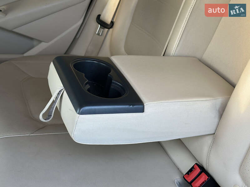 Седан Volkswagen Passat 2014 в Шептицькому фото 45 Седан Volkswagen Passat 2014 в Шептицькому