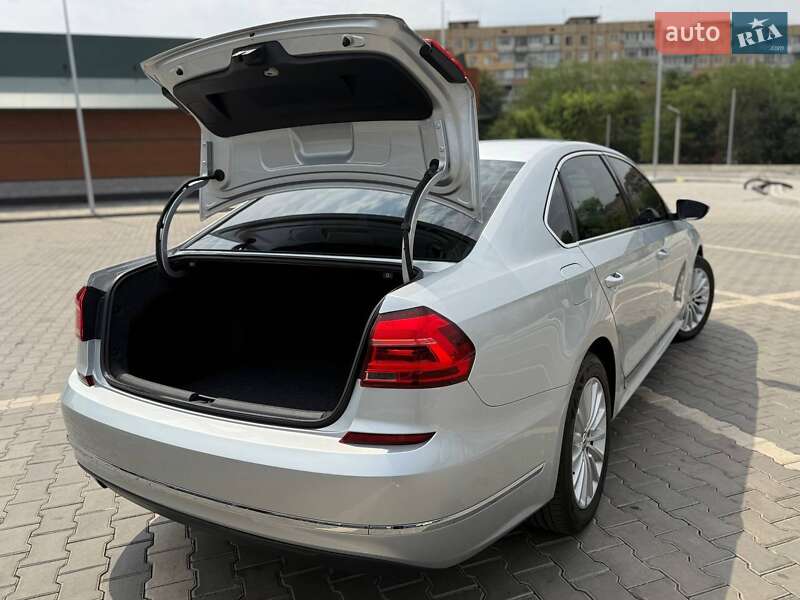 Седан Volkswagen Passat 2016 в Кривом Роге
