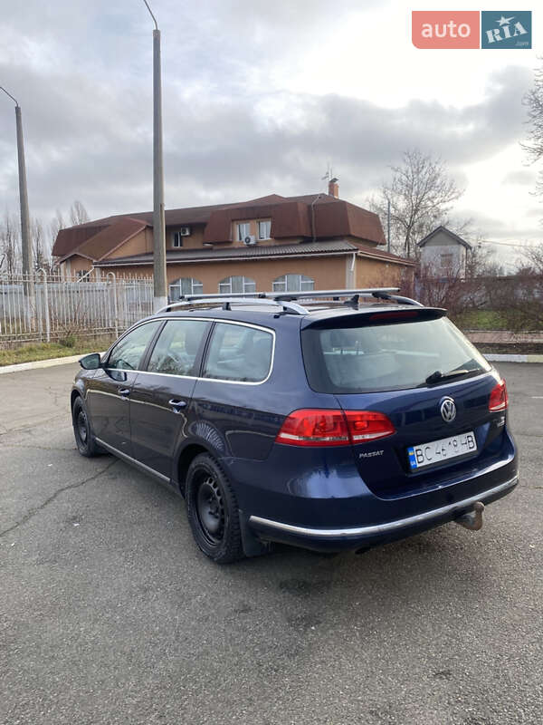 Универсал Volkswagen Passat 2012 в Киеве