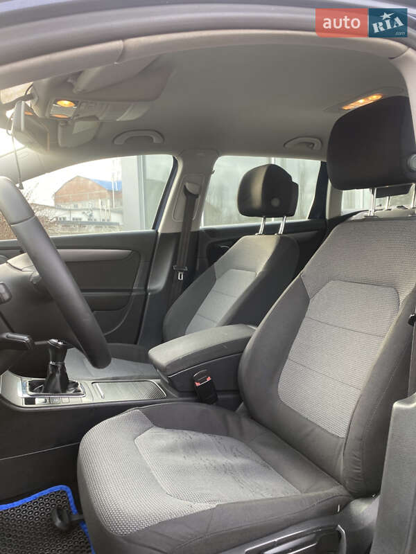 Универсал Volkswagen Passat 2012 в Киеве