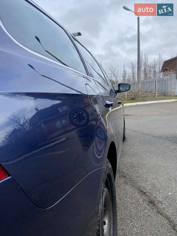 Универсал Volkswagen Passat 2012 в Киеве