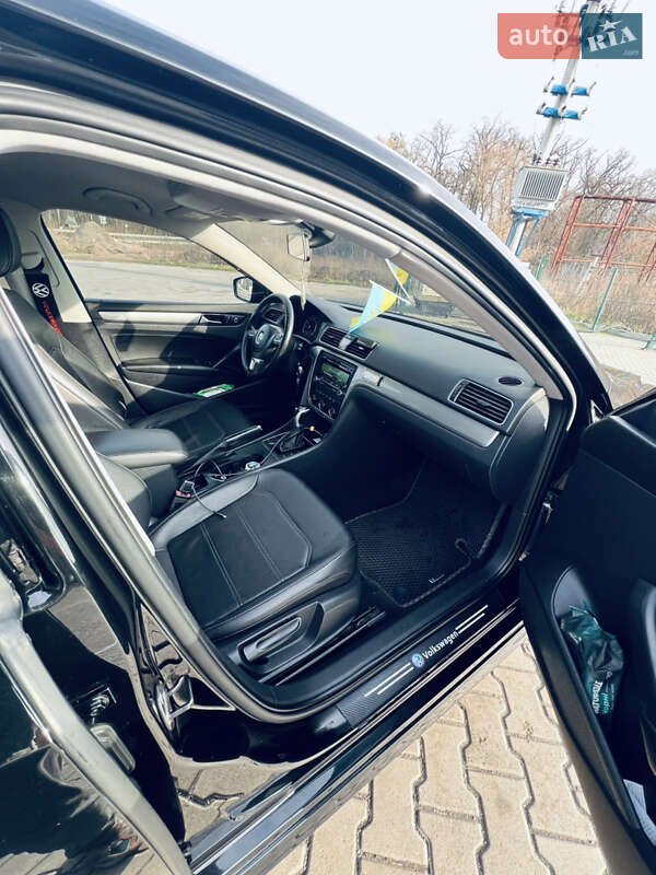 Седан Volkswagen Passat 2013 в Киеве