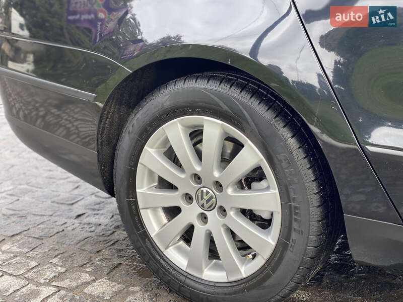 Седан Volkswagen Passat 2009 в Староконстантинове