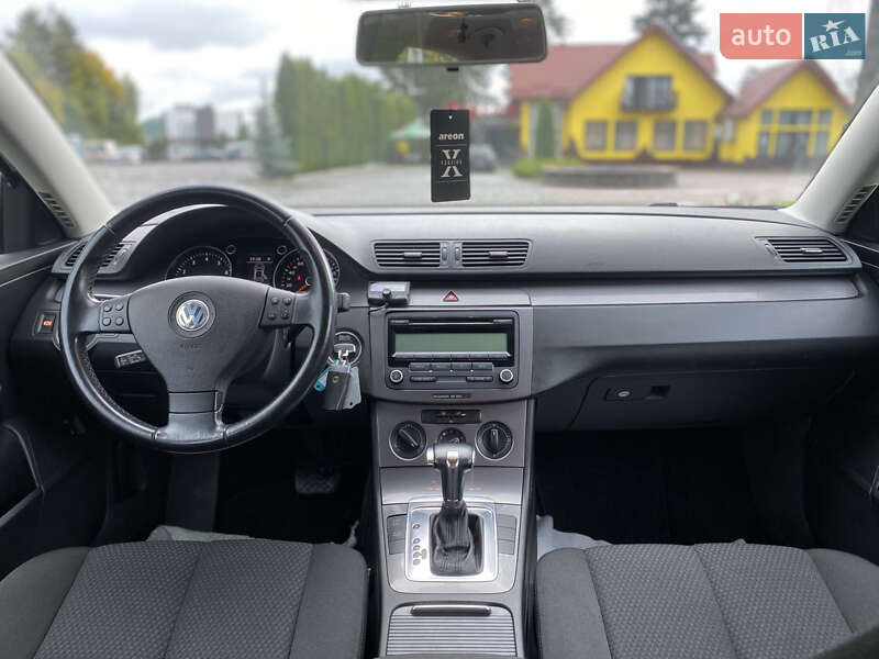Седан Volkswagen Passat 2009 в Староконстантинове