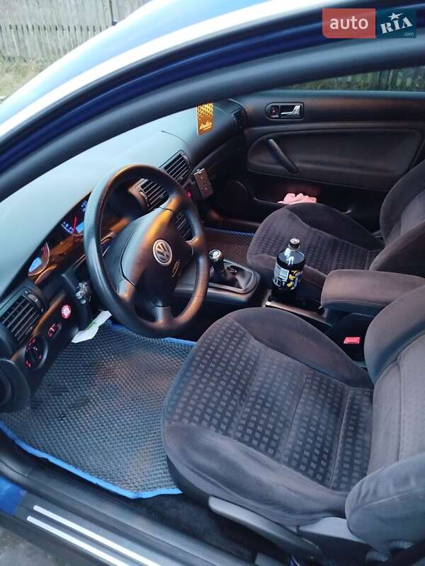 Универсал Volkswagen Passat 2003 в Житомире