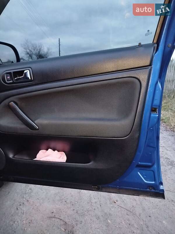 Универсал Volkswagen Passat 2003 в Житомире