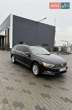 Универсал Volkswagen Passat 2015 в Хусте