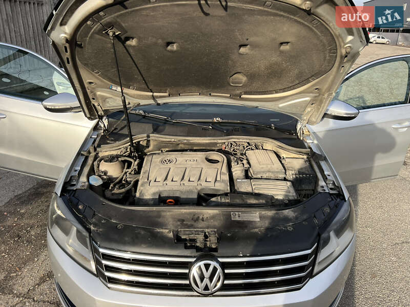 Универсал Volkswagen Passat 2011 в Киеве