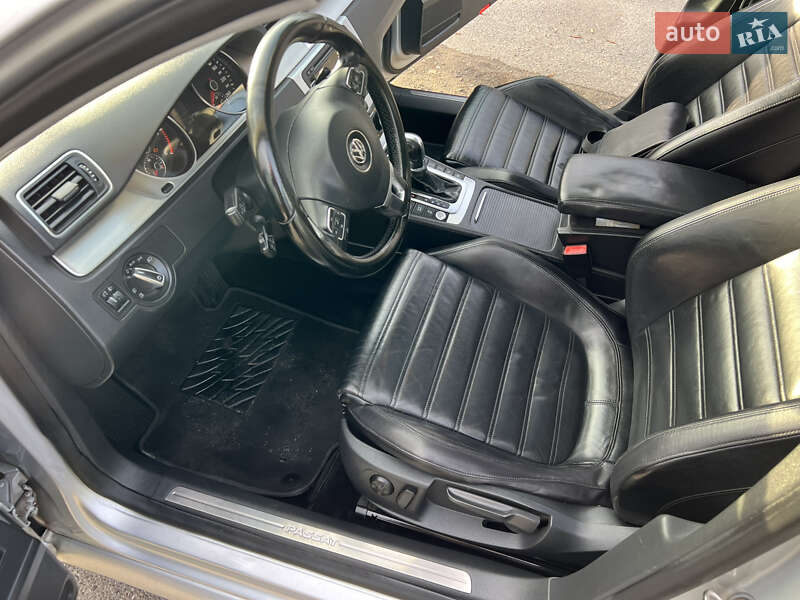 Универсал Volkswagen Passat 2011 в Киеве