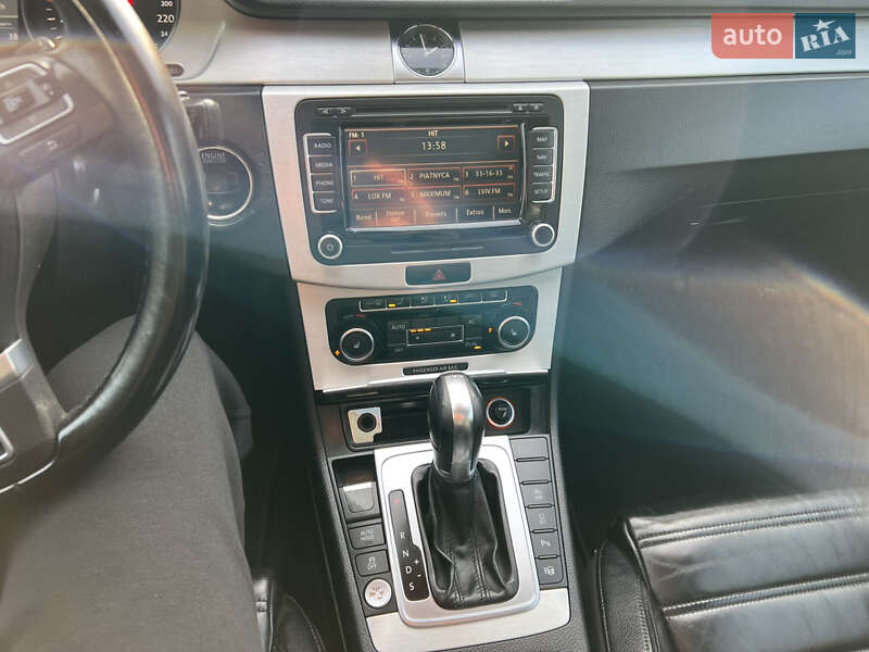 Универсал Volkswagen Passat 2011 в Киеве