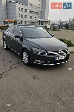 Седан Volkswagen Passat 2014 в Киеве