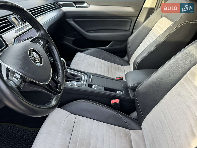 Универсал Volkswagen Passat 2018 в Софиевской Борщаговке фото 18 Универсал Volkswagen Passat 2018 в Софиевской Борщаговке