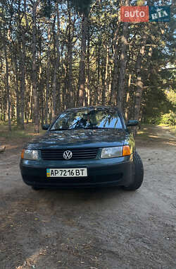 Седан Volkswagen Passat 1996 в Запоріжжі