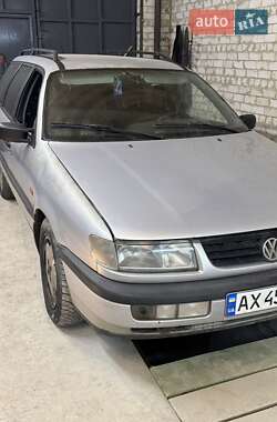 Универсал Volkswagen Passat 1994 в Харькове