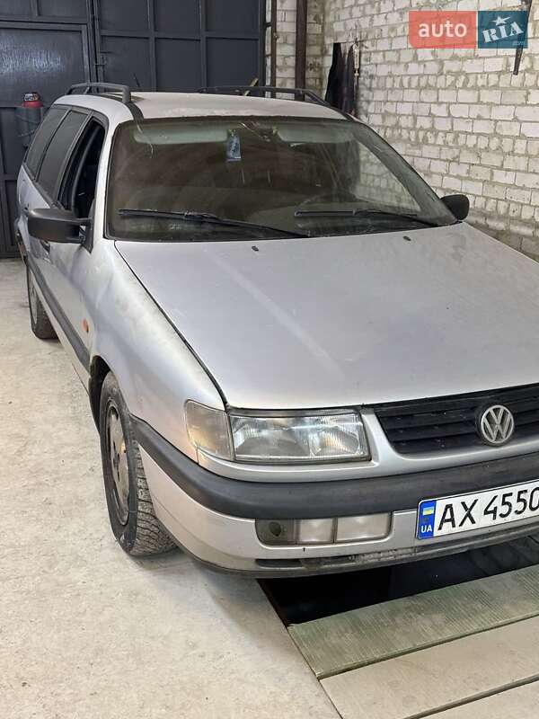 Универсал Volkswagen Passat 1994 в Харькове