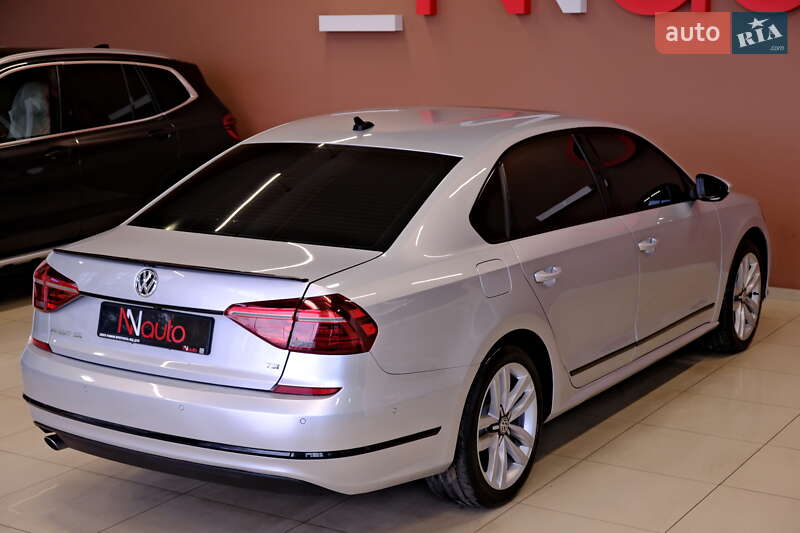 Седан Volkswagen Passat 2017 в Одесі