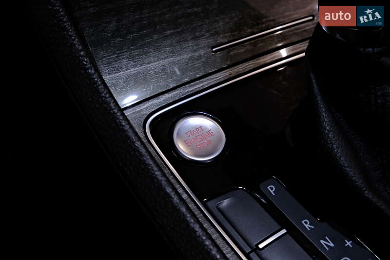 Седан Volkswagen Passat 2017 в Одесі