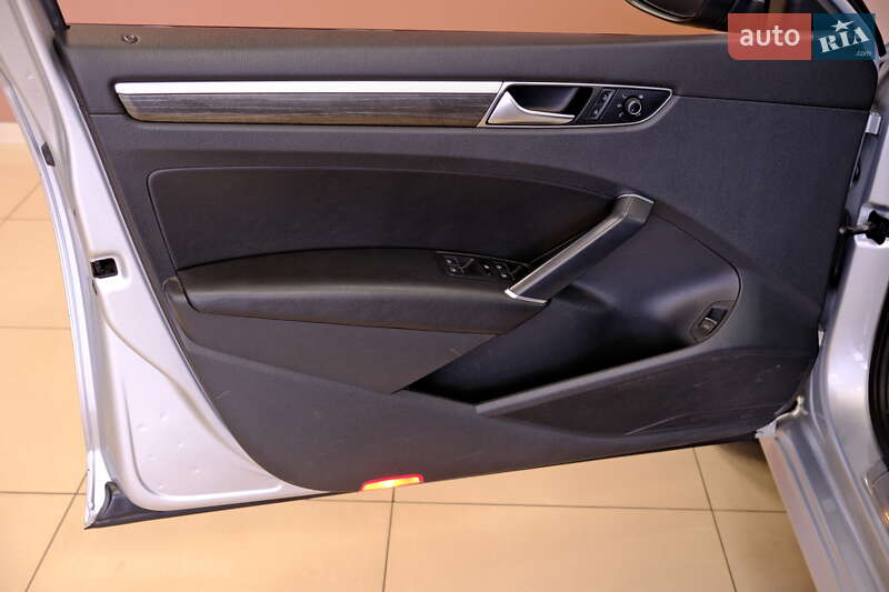 Седан Volkswagen Passat 2017 в Одесі