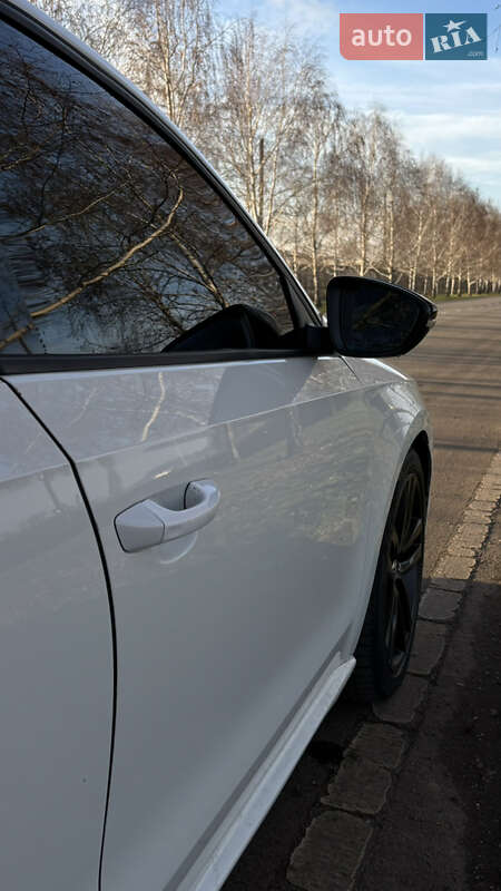 Седан Volkswagen Passat 2018 в Днепре