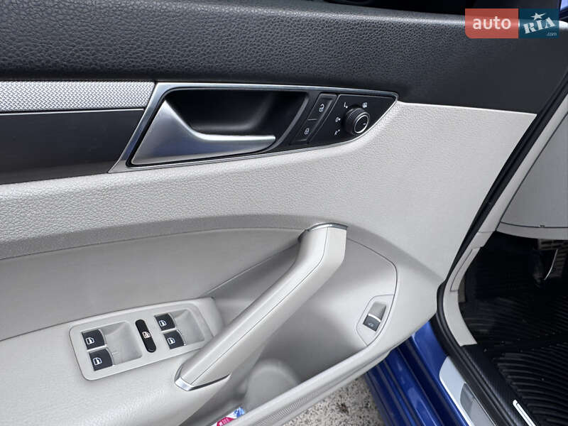 Седан Volkswagen Passat 2016 в Киеве фото 8 Седан Volkswagen Passat 2016 в Киеве