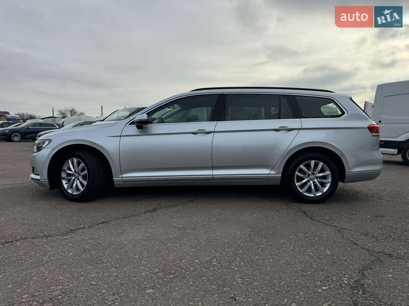 Универсал Volkswagen Passat 2018 в Киеве