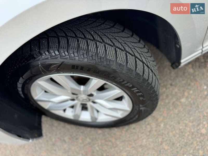 Универсал Volkswagen Passat 2018 в Киеве