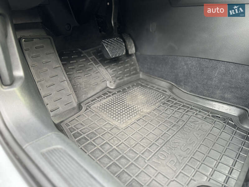 Универсал Volkswagen Passat 2018 в Киеве