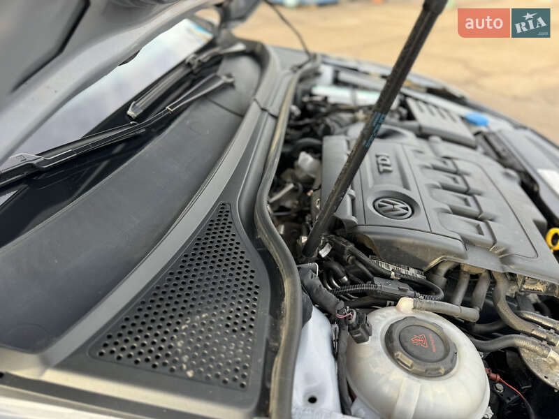 Универсал Volkswagen Passat 2018 в Киеве