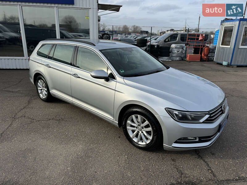Универсал Volkswagen Passat 2018 в Киеве