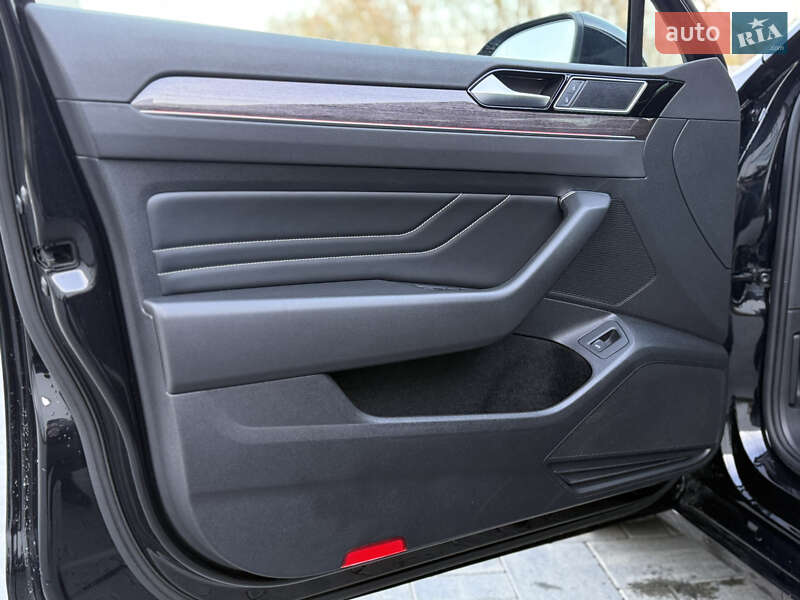 Универсал Volkswagen Passat 2020 в Луцке