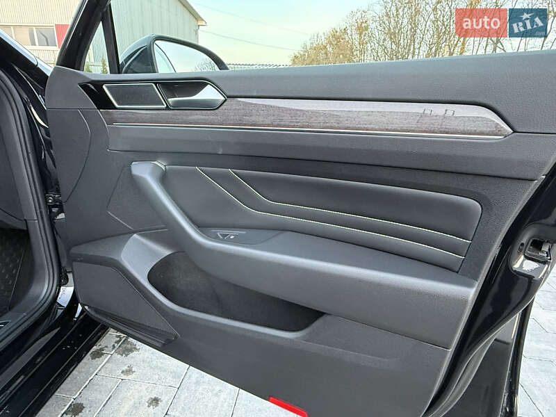 Универсал Volkswagen Passat 2020 в Луцке