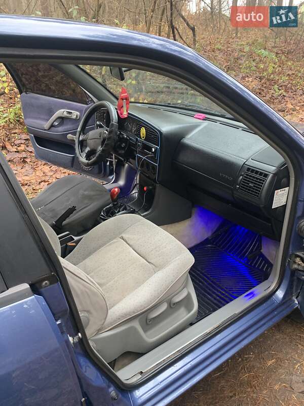 Седан Volkswagen Passat 1996 в Кременце фото 9 Седан Volkswagen Passat 1996 в Кременце