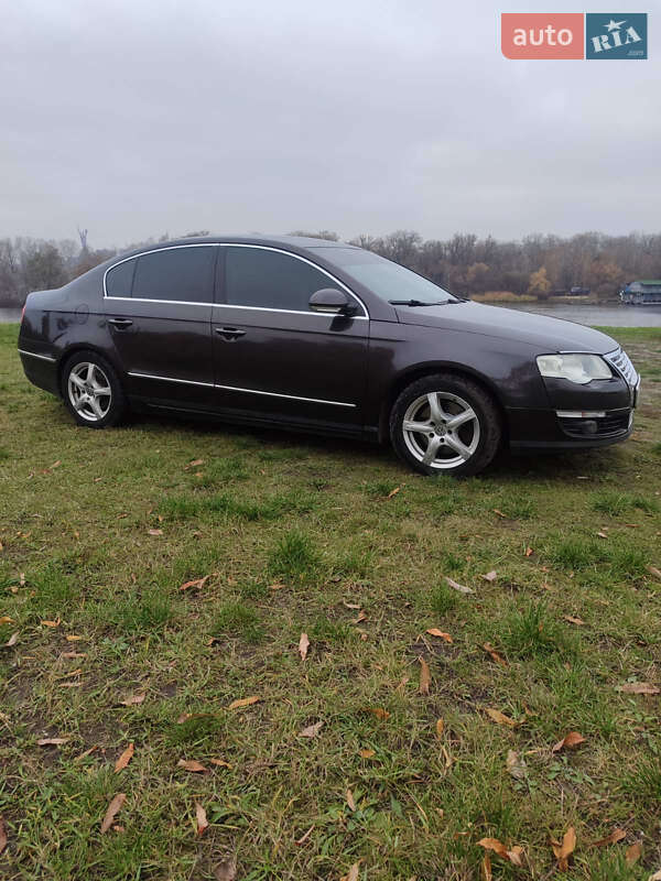 Седан Volkswagen Passat 2006 в Києві
