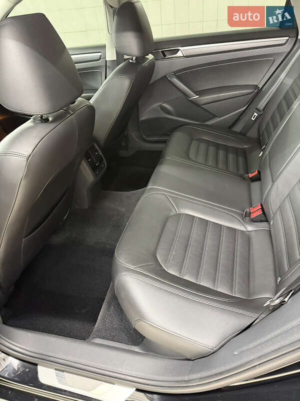 Седан Volkswagen Passat 2016 в Киеве