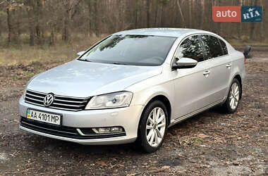 Седан Volkswagen Passat 2012 в Киеве