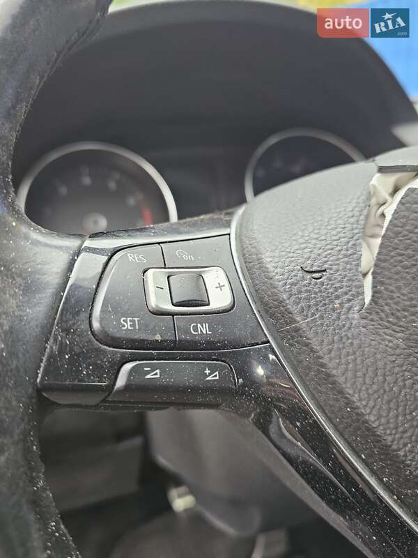 Седан Volkswagen Passat 2016 в Киеве